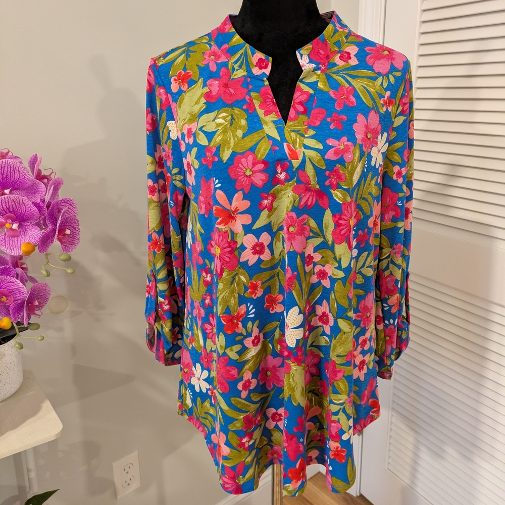 Vibrant Floral Women's Blouse Size M Good For Size L